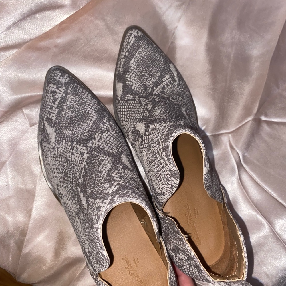 booties - Picture 2 of 3